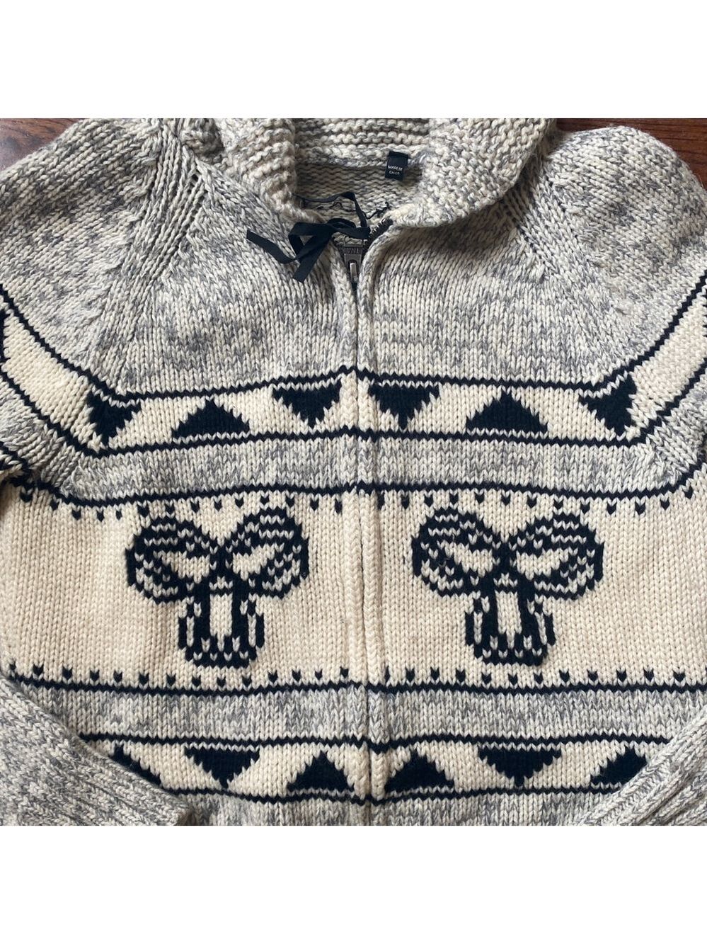 TNA Women’s XS Hooded Cowichan Knit Lambswool Sweater Beige & Black Zip Front - Picture 2 of 11